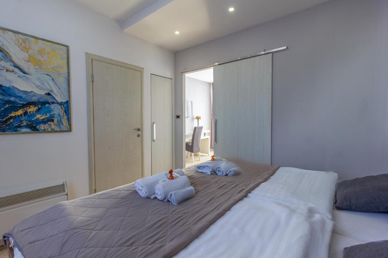 Plaza La - Night And Spa Sremska Mitrovica Exterior photo