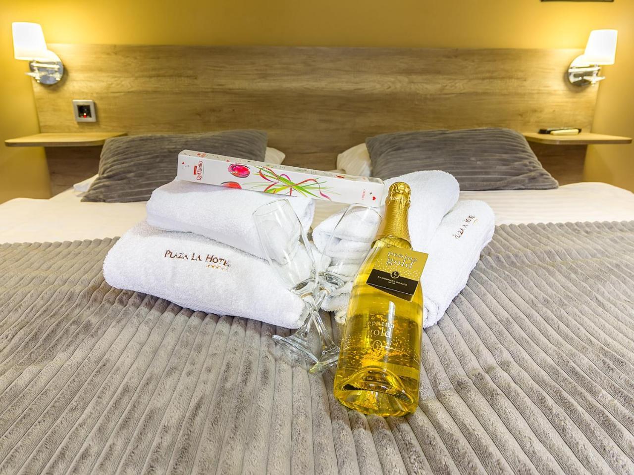 Plaza La - Night And Spa Sremska Mitrovica Exterior photo